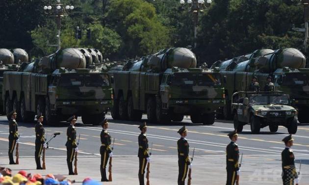 【軍拡】中国抗日70年軍事パレードで最新兵器を披露（画像有）